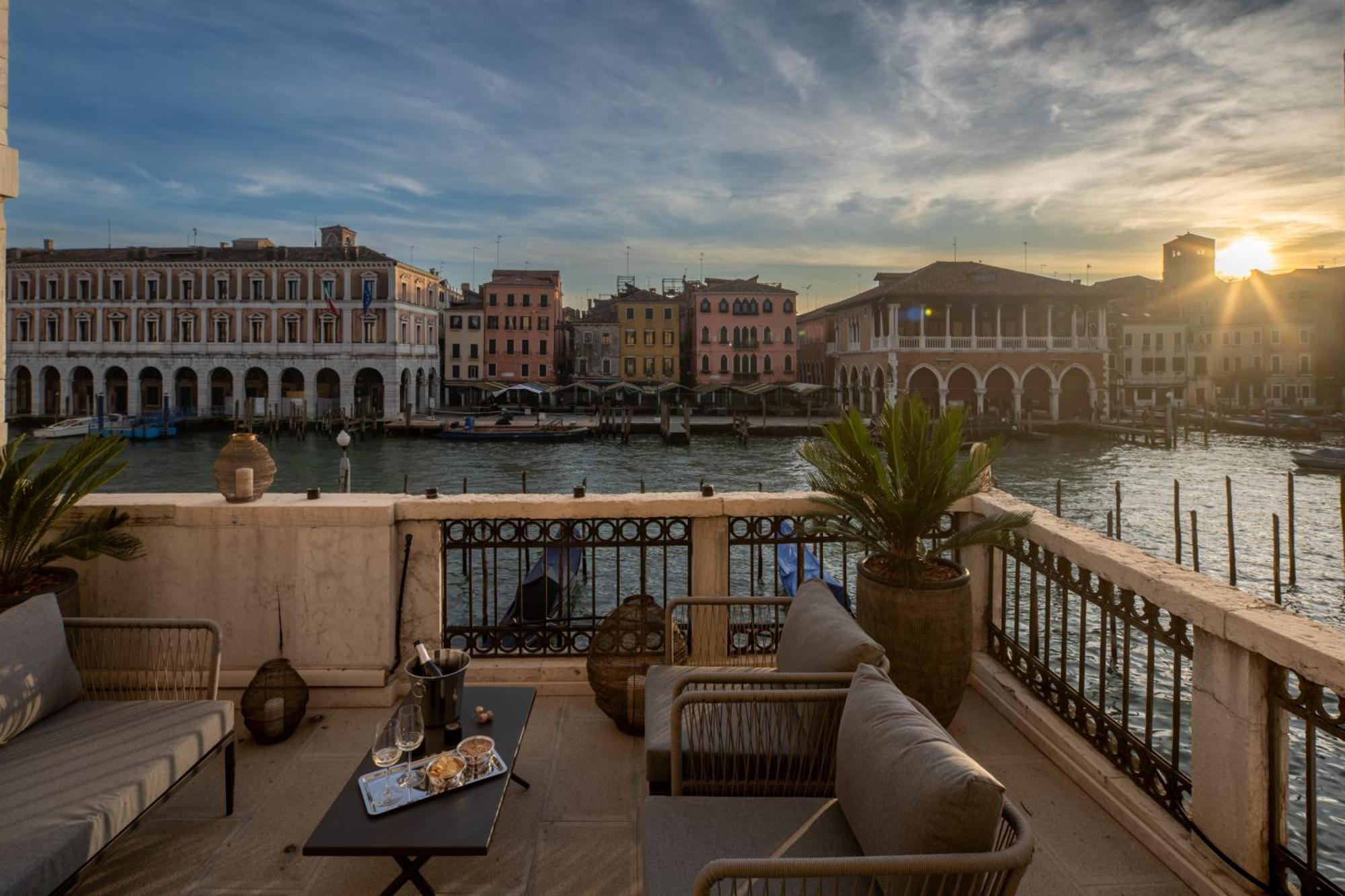 Grand Canal Luxury Apartment With Terrace R&R Venetië Buitenkant foto